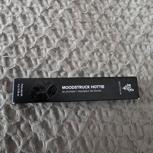 Younique Moodstruck Hottie Lip Plumper - Sleek Black